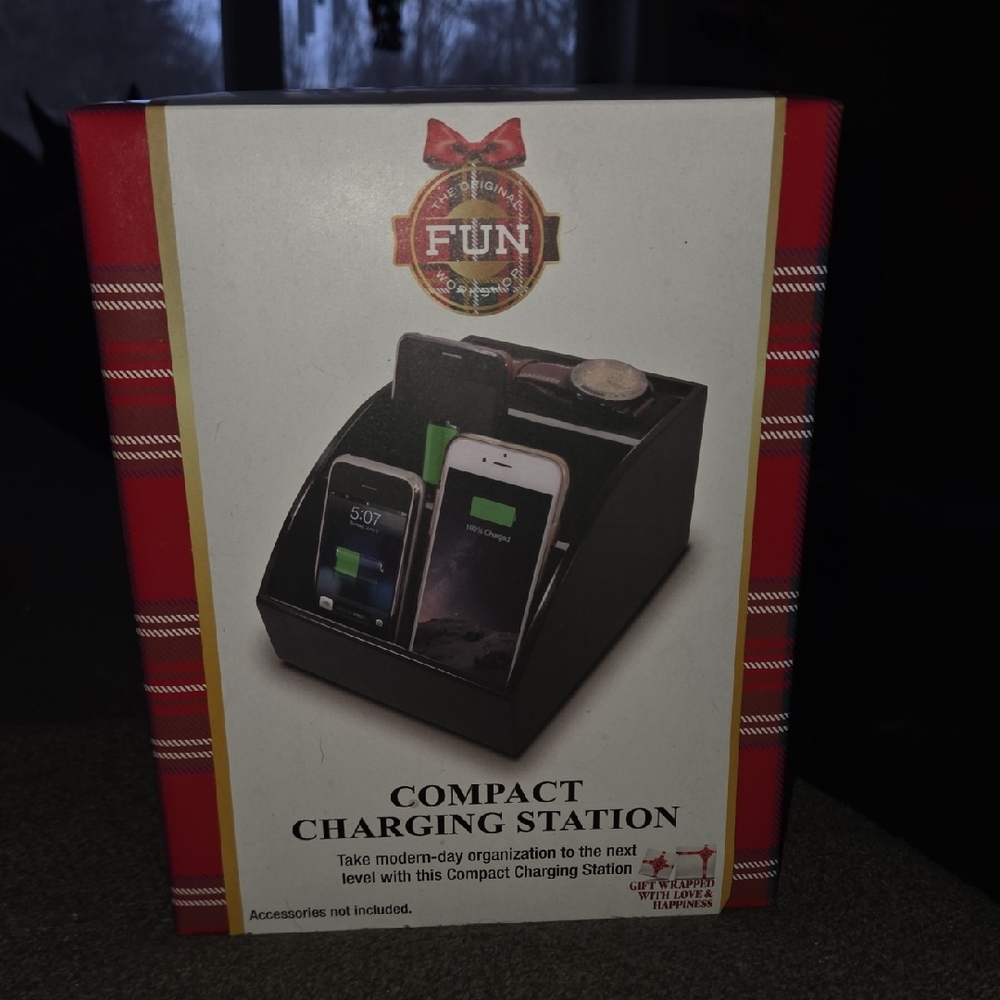 Compact Charging Station - Black